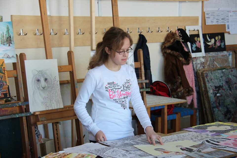 Recunoaștere internațională pentru o elevă de 14 ani a Colegiului de Artă „Ciprian Porumbescu”