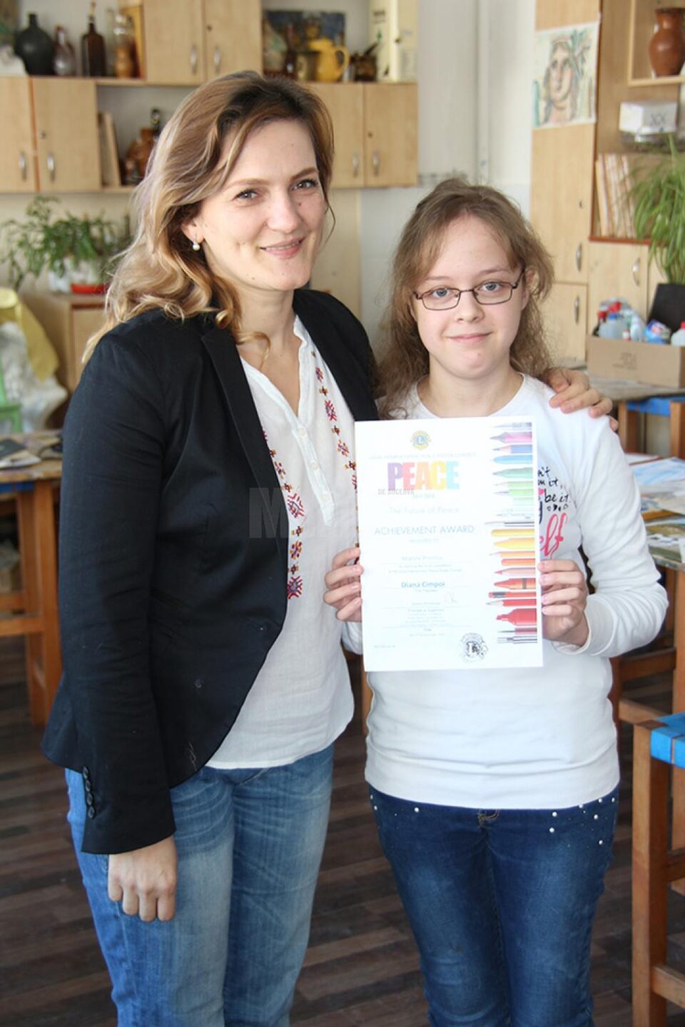Prof. Roxana Bliorțu, alături de Diana Cimpoi