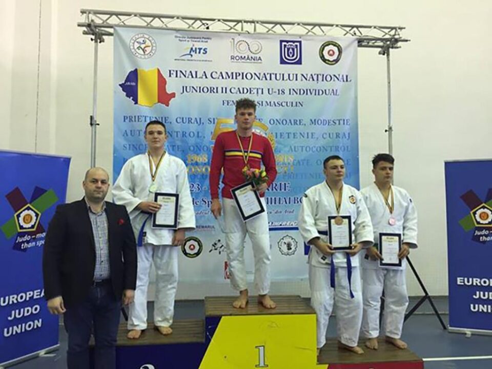 Paul Creață a câștigat aurul la naționalele de judo sub 18 ani, categoria 90 de kilograme Paul Creață a câștigat aurul la naționalele de judo sub 18 ani, categoria 90 de kilograme