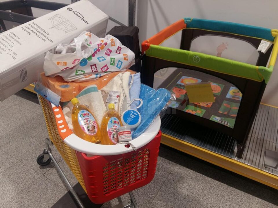 Lucruri de trebuință pentru cei doi băietei nou-născuți