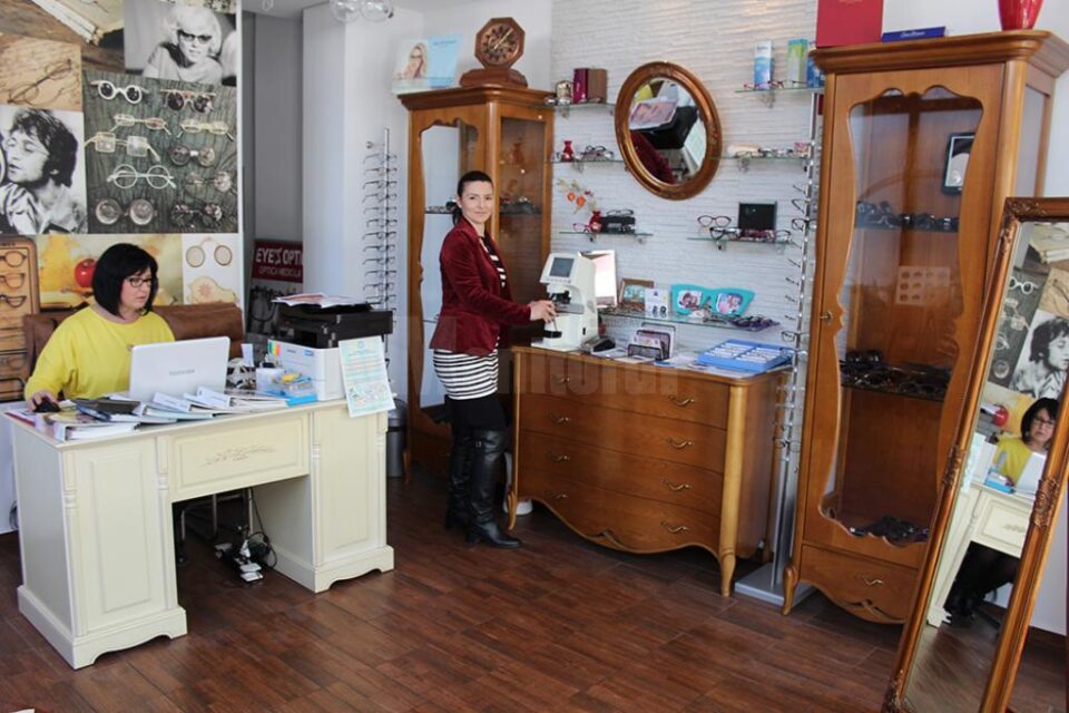 Servicii de calitate, oferite într-un cadru prietenos, la Eye`s Optic Suceava