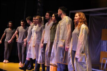 „Sub apă”, un spectacol non-conformist, dintr-un viitor prezent