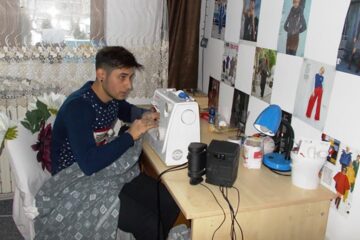 Un tânăr sucevean crescut în centre de plasament visează să devină designer vestimentar