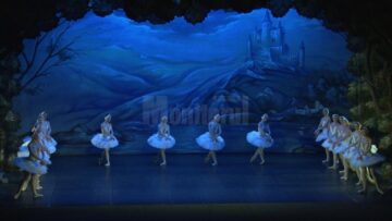 Artiștii din Sankt Petersburg, aplaudați de sute de suceveni la finalul spectacolului „Lacul lebedelor”