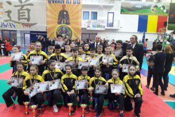 Sportivii de la He Pai Suceava (negru-galben) au dominat naționalele de copii la Qwan Ki Do