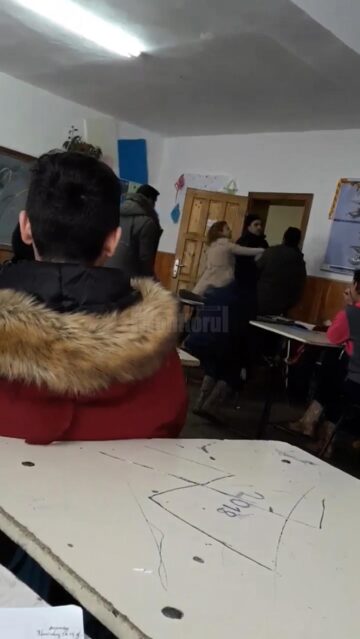 Scene revoltătoare s-au petrecut într-o sală de clasă a liceului din Dolhasca
