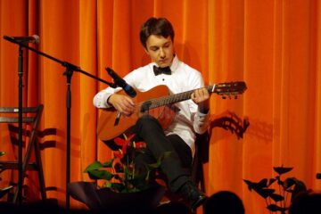 Daruri muzicale, pline de sensibilitate, dar și multă voie bună, oferite de elevii Școlii de Arte „Ion Irimescu” Suceava