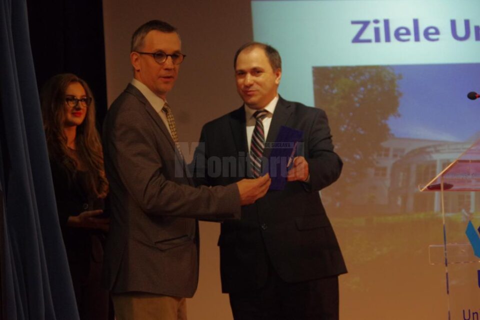 Diplome de merit pentru universitarii cu cele mai bune rezultate în cercetare