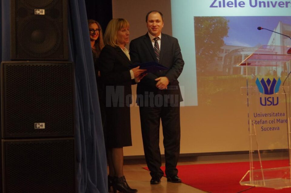 Diplome de merit pentru universitarii cu cele mai bune rezultate în cercetare