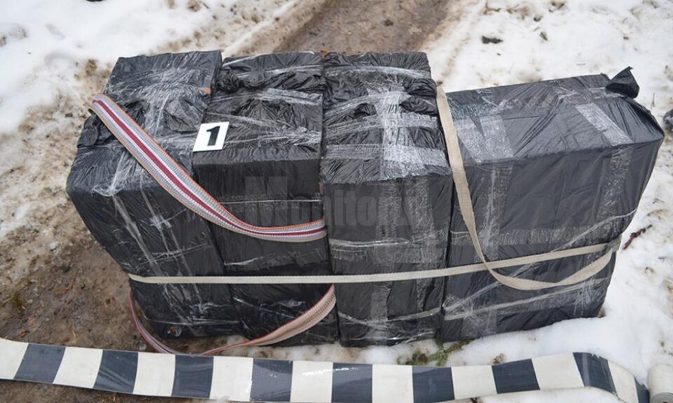 Captură de țigări de contrabandă, de peste 20.000 de euro, la Straja