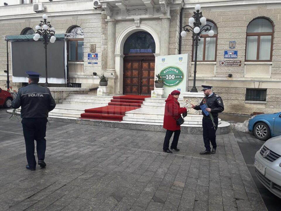 Flori pentru doamne, de la polițiști