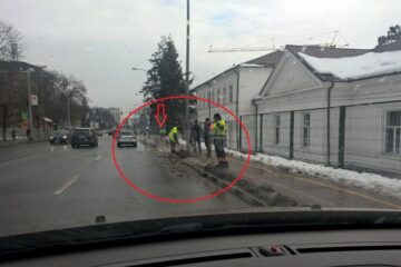 Cușnir sesizează că zăpada de pe trotuare este aruncată în stradă pentru a se topi mai repede