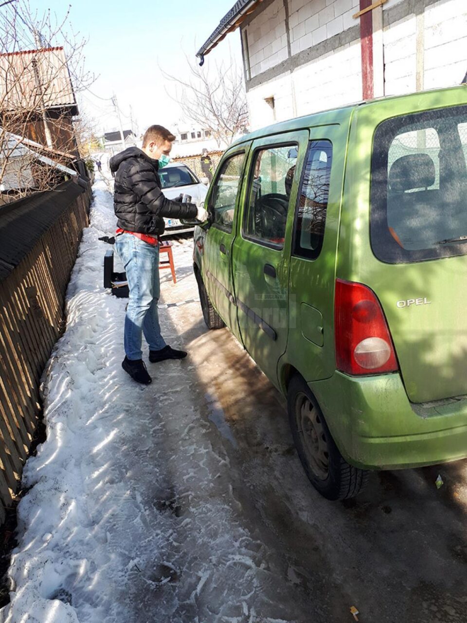 Autoturismul sustras a fost găsit abandonat în scurt timp