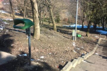 Pubele vandalizate