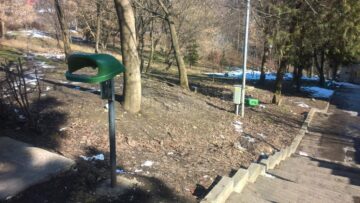 Pubele vandalizate