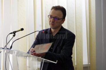 Volumul „Blocați în labirint”, o radiografie a societății din Republica Moldova, lansat la Biblioteca „I.G. Sbiera”