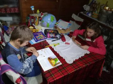 La meditații, acasă la nașa Mădălina Mirela Antonesi