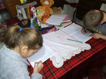 7.000 de euro, necesari pentru achiziționarea unei case în care să locuiască o familie necăjită cu cinci copii
