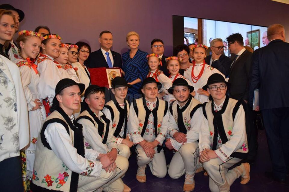 Fotografie de grup împreună cu președintele Poloniei