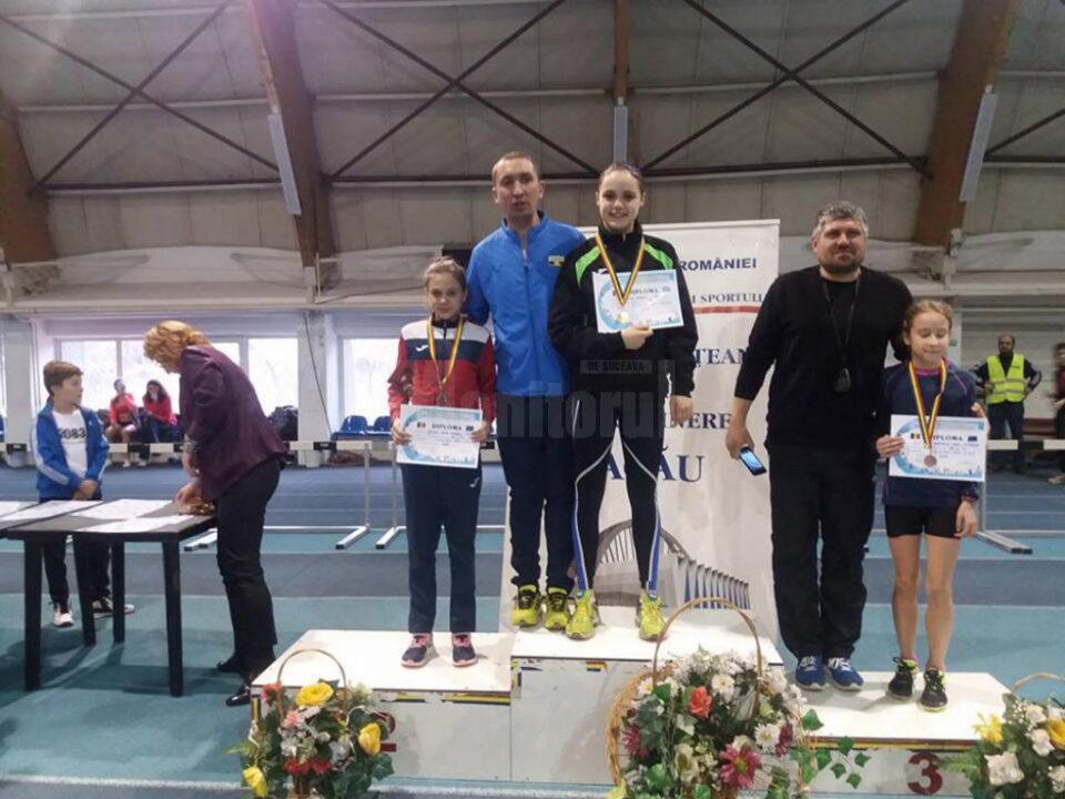 Antrenorul Cristian Prâsneac, alături de eleva sa medaliată cu aur, Claudia Ionela Costiuc Antrenorul Cristian Prâsneac, alături de eleva sa medaliată cu aur, Claudia Ionela Costiuc