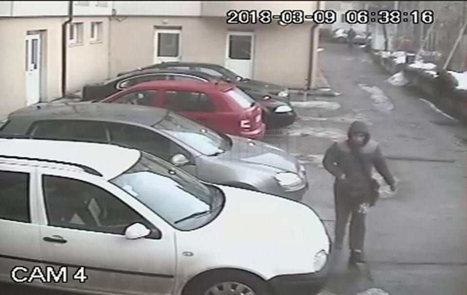 Polițiștii încearcă să afle identitatea bărbatului din imagine