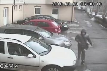 Polițiștii încearcă să afle identitatea bărbatului din imagine