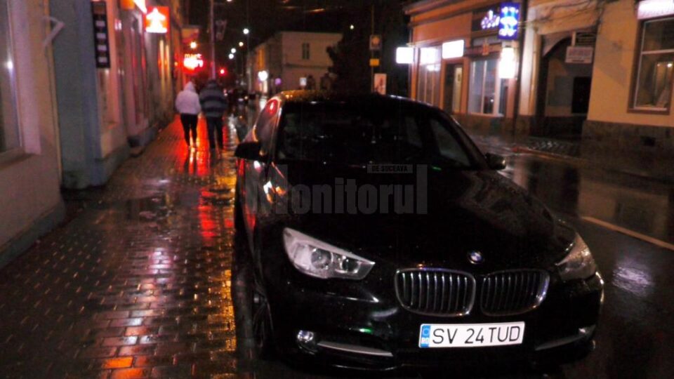 Autoturismul BMW implicat în accident