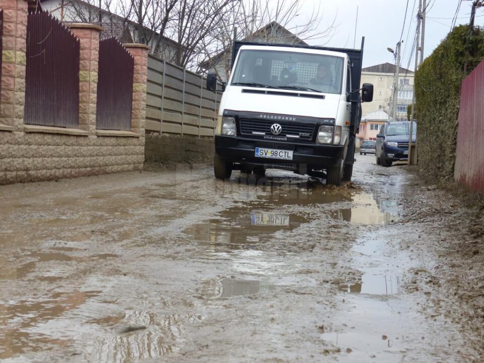 104 străzi de pământ din Suceava vor fi refăcute prin balastare