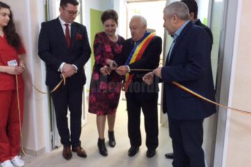 Tăierea panglicii inaugurale