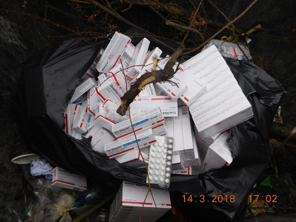 Peste 1.300 de cutii cu medicamente, inclusiv halucinogene, găsite la buncărul de gunoi de Poliția Locală Suceava