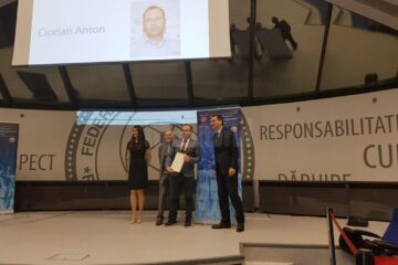 Ciprian Anton a primit diploma de absolvire din mâna lui Răzvan Burleanu