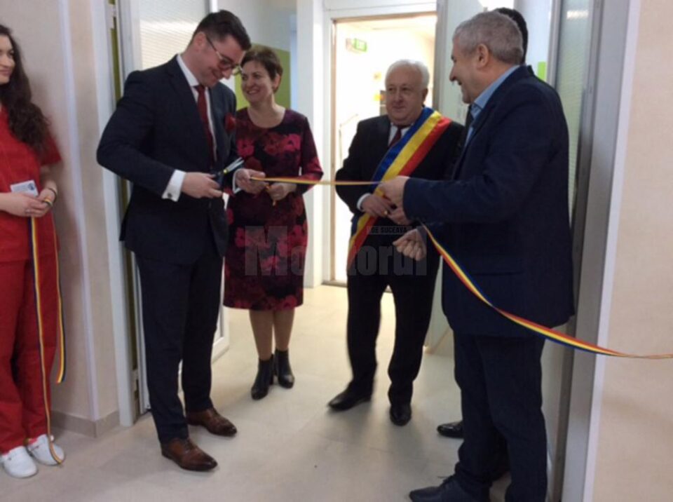 Tăierea panglicii inaugurale