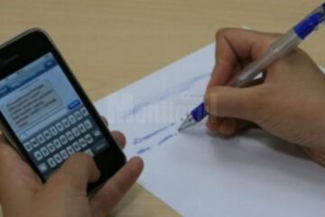 A fost surprins încercând să copieze cu telefonul mobil la simularea bacului