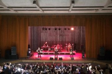 Sute de suceveni au cântat împreună cu Dan Bittman, la concertul susținut de Holograf la Suceava