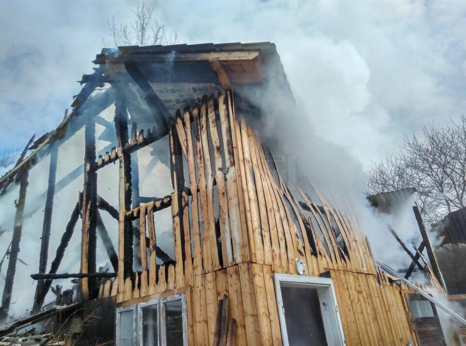 Incendiu la o gospodărie din Panaci