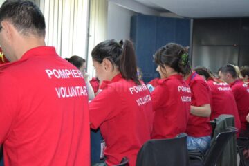 Două eleve în clasa a XI-a, la „Ștefan” și „Petru Rareș”, de peste doi ani alături de salvatorii SMURD