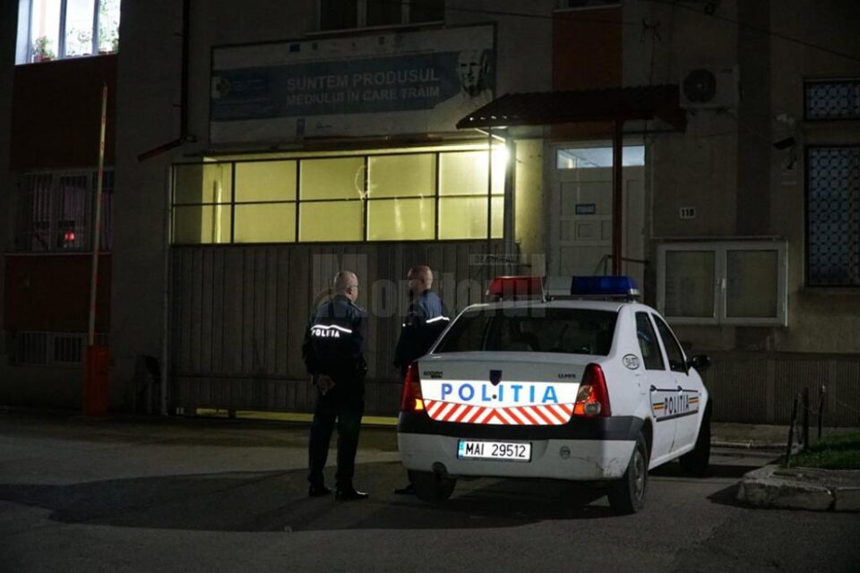 Condamnatul a fost escortat de polițiști până în Penitenciarul Botoșani, unde își va executa pedeapsa