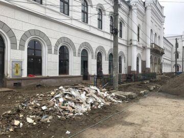 Lucrările la Gara Ițcani au intrat în sarabanda subcontractărilor între firme de „casă” ale CFR