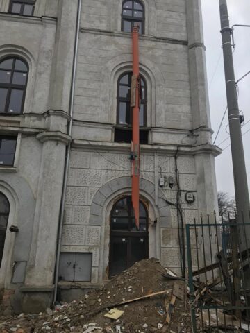 Lucrările la Gara Ițcani au intrat în sarabanda subcontractărilor între firme de „casă” ale CFR