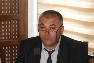 Viceprimarul Ilie Cojoc a declarat că nu este posibil ca unii să pună imagini cu furturi pe Facebook, dar să nu reclame nimic la poliție
