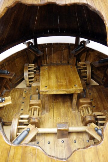 "Mașinile lui da Vinci", realizate după schițele celebrului artist, pot fi admirate la Muzeul de Istorie din Suceava