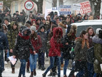 La Fălticeni, marș dedicat vieții, mamei și pruncilor