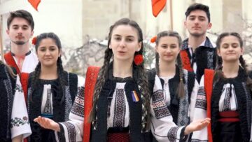 Grupul vocal-tradițional „Ai lui Ștefan, noi oșteni”, de la liceul din Vicovu de Sus