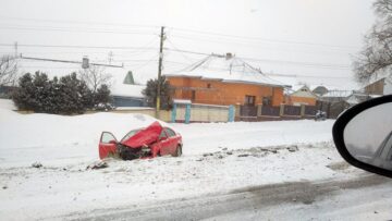 Mașină proiectată în afara drumului, la ieșirea din Bosanci spre Udești