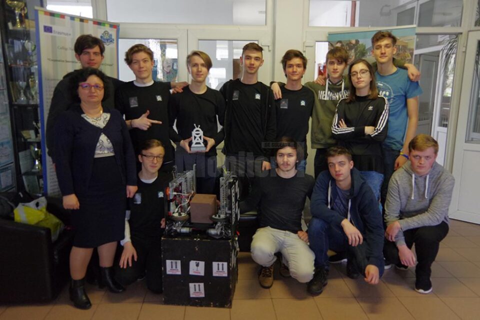 Premii valoroase pentru elevi ai Colegiului „Petru Rareș”, la campionatul național de robotică