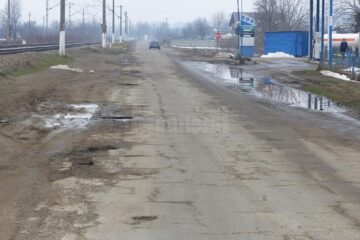 Lucrările de plombare a drumului județean care trece prin Liteni vor începe imediat ce vremea va permite acest lucru