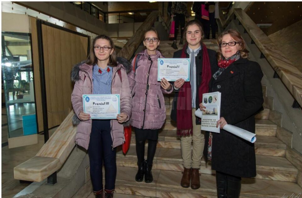 Premii pentru Suceava la un concurs de chimie, de la Iași