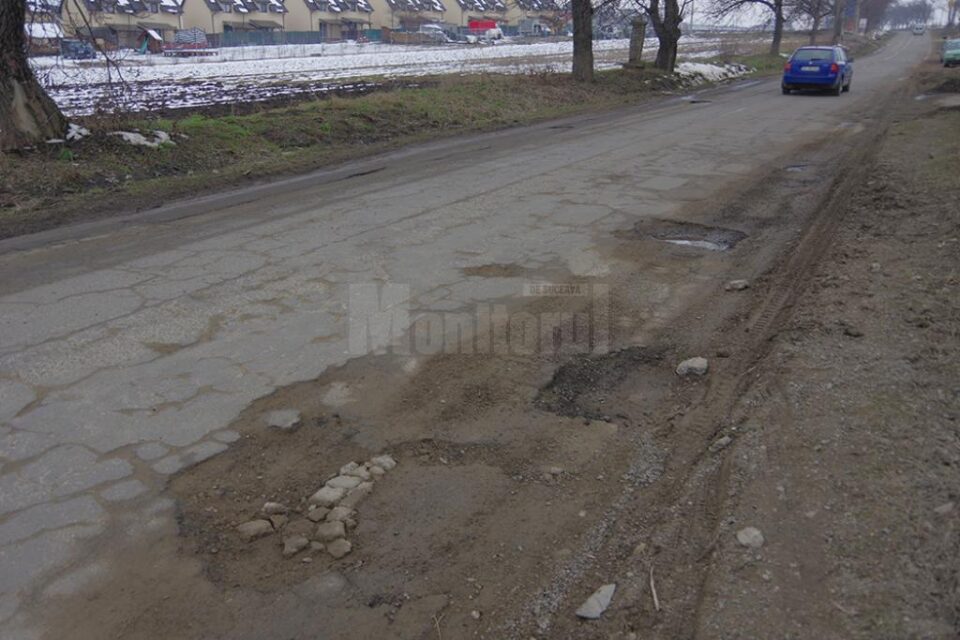 Așa arată drumul județean 208 A, la Ipotești