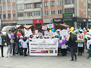 Elevii Școlii Nr. 4 Suceava au promovat mișcarea și alimentația echilibrată, în cadrul Marșului pentru Sănătate