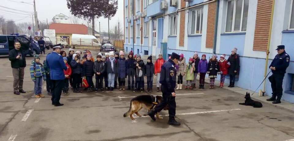 Jandarmeria Suceava a organizat, ieri, Ziua Porților Deschise